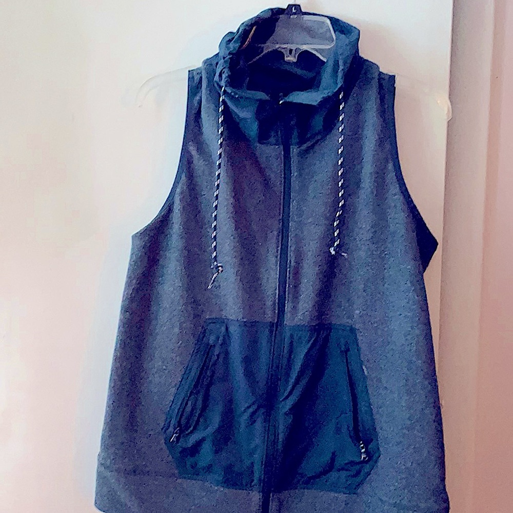 Unisex under armor sleeveless vest